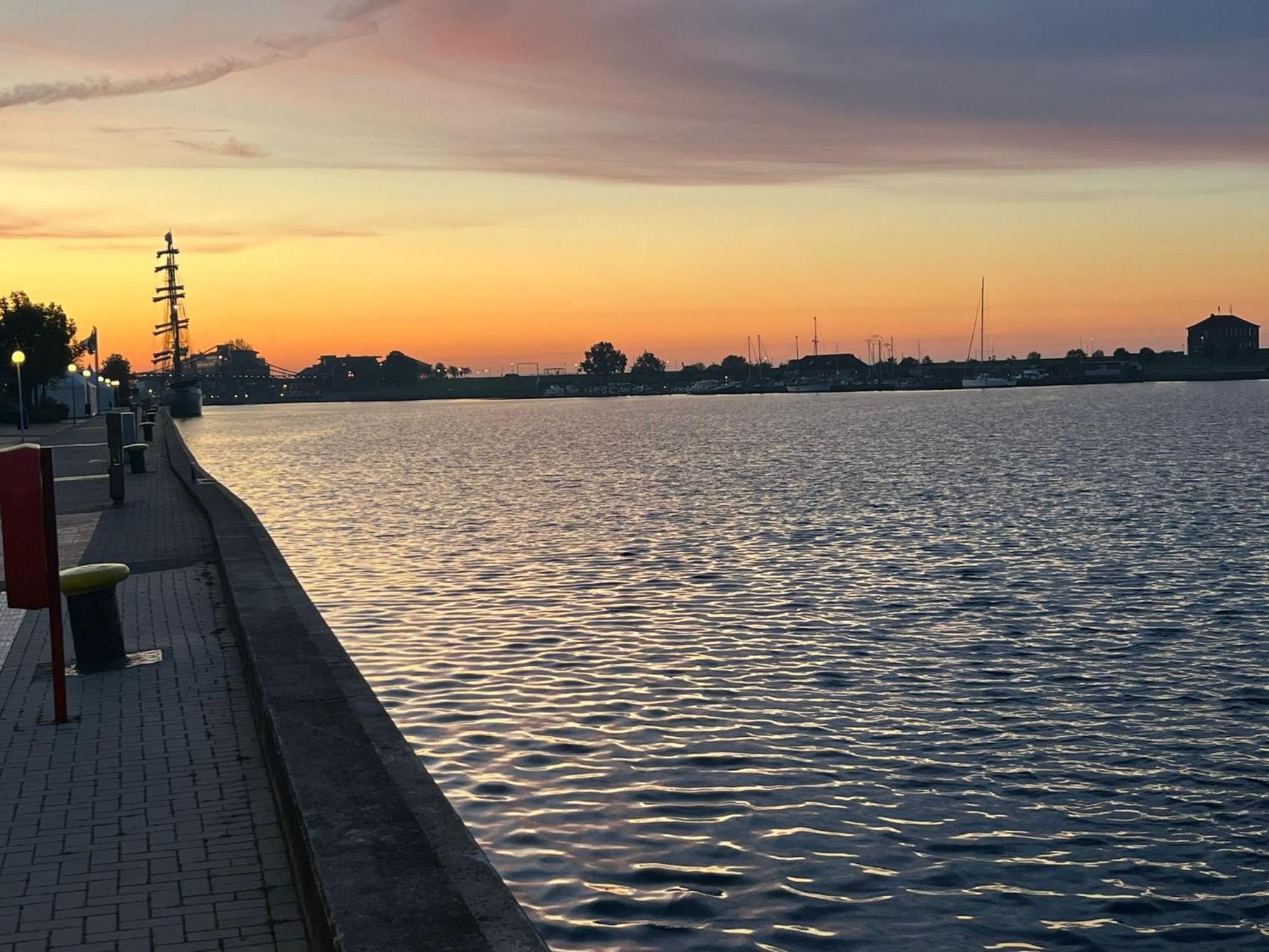 Dat Wittsche Hus - Ferienwohnung An Der Nordsee Wilhelmshaven Bagian luar foto